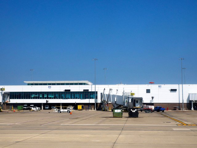Porte inoccupée à l'aéroport international de Cincinnati/Northern Kentucky