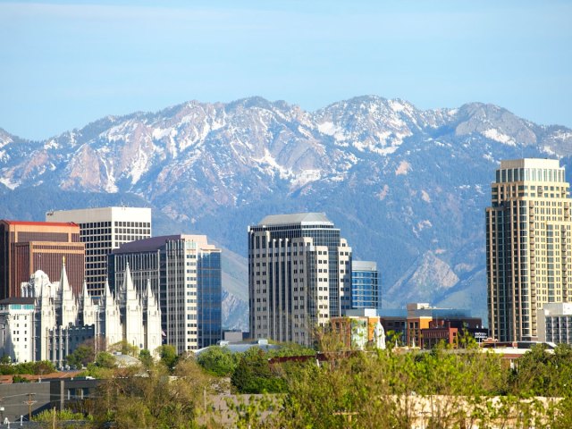 Skyline de Salt Lake City avec montagnes en arrière-plan