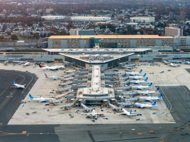 Vue aérienne du terminal A à l'aéroport Newark Liberty